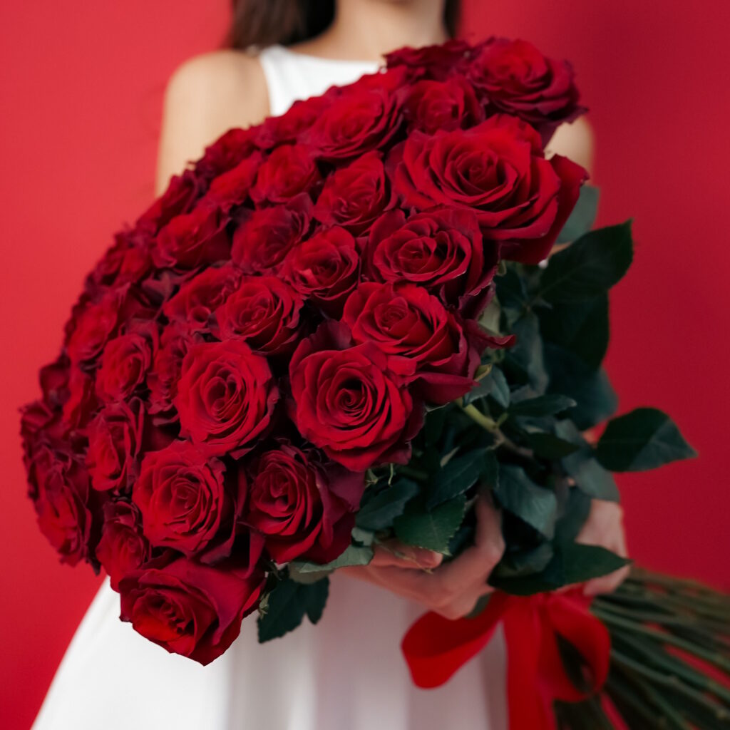 Bukiet Love Is In The Air z czerwonych róż (1)