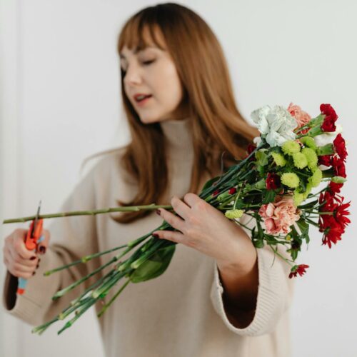 Jak samodzielnie ułożyć prosty bukiet w domu – wskazówki florysty