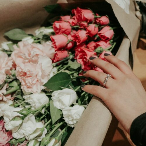 Kim jest kurier kwiatowy – 5 najważniejszych informacji